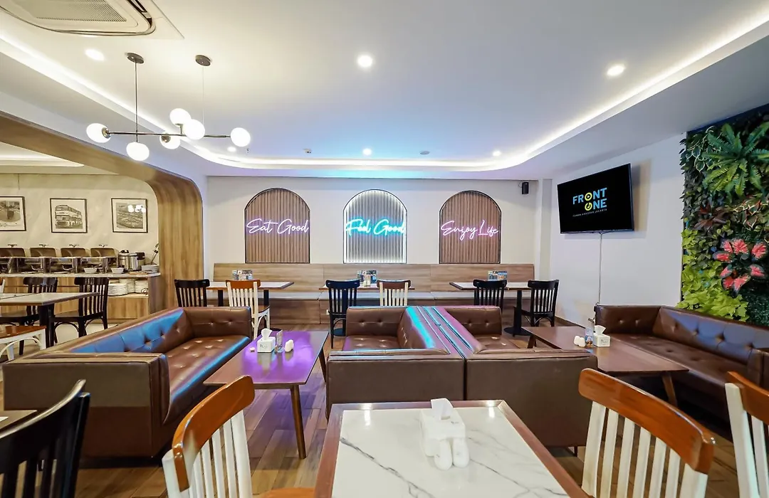 Front One Boutique Hotel Taman Anggrek-1